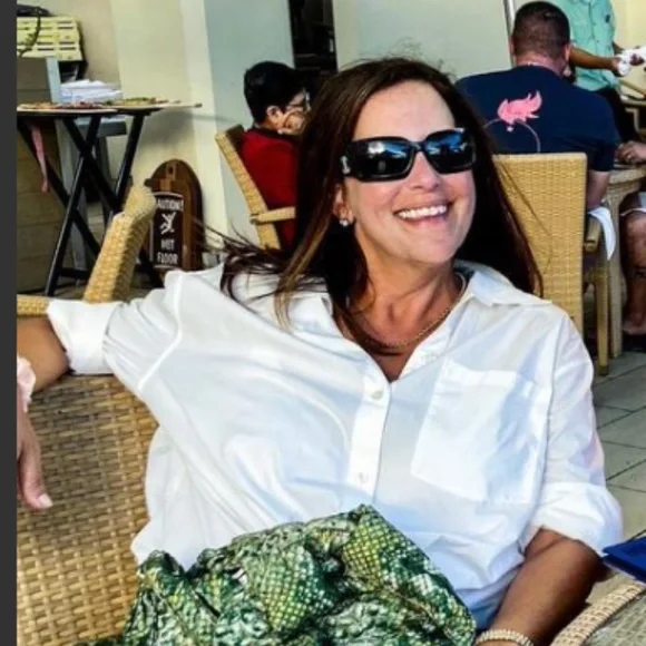 Luv2Shop - Picture 2 of 4